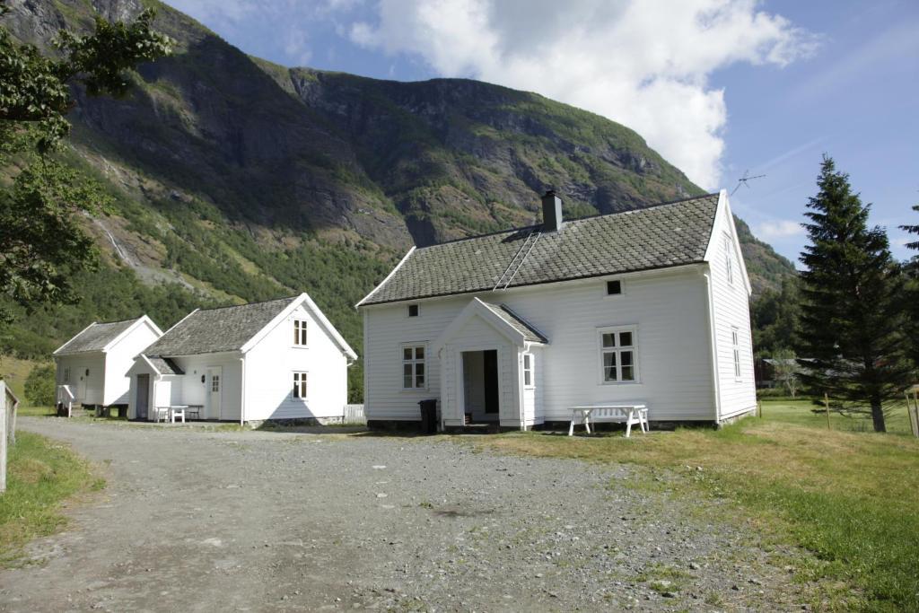 Brekke Gard Hostel Флам Экстерьер фото