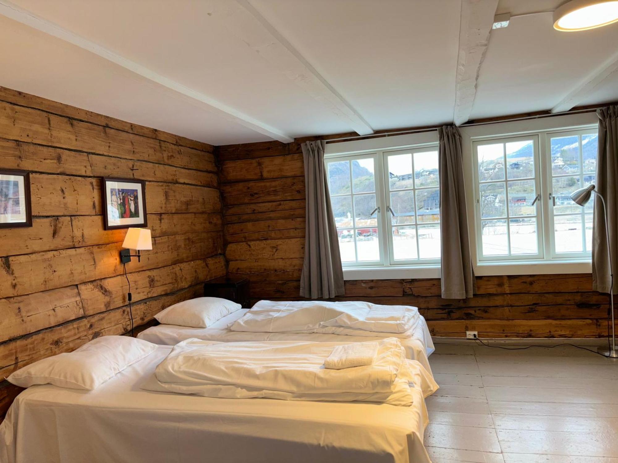 Brekke Gard Hostel Флам Экстерьер фото