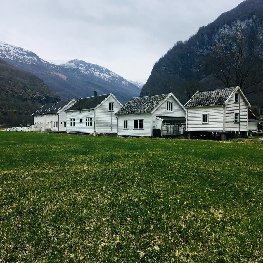 Brekke Gard Hostel Флам Экстерьер фото